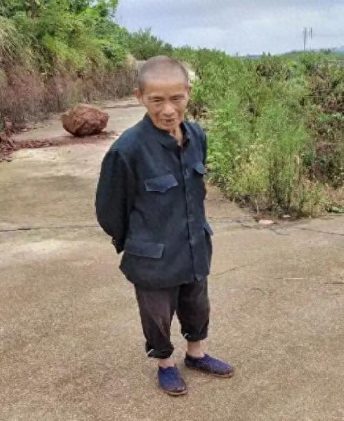走失者照片 南充市急寻：九旬老人走失，穿黑色衣...