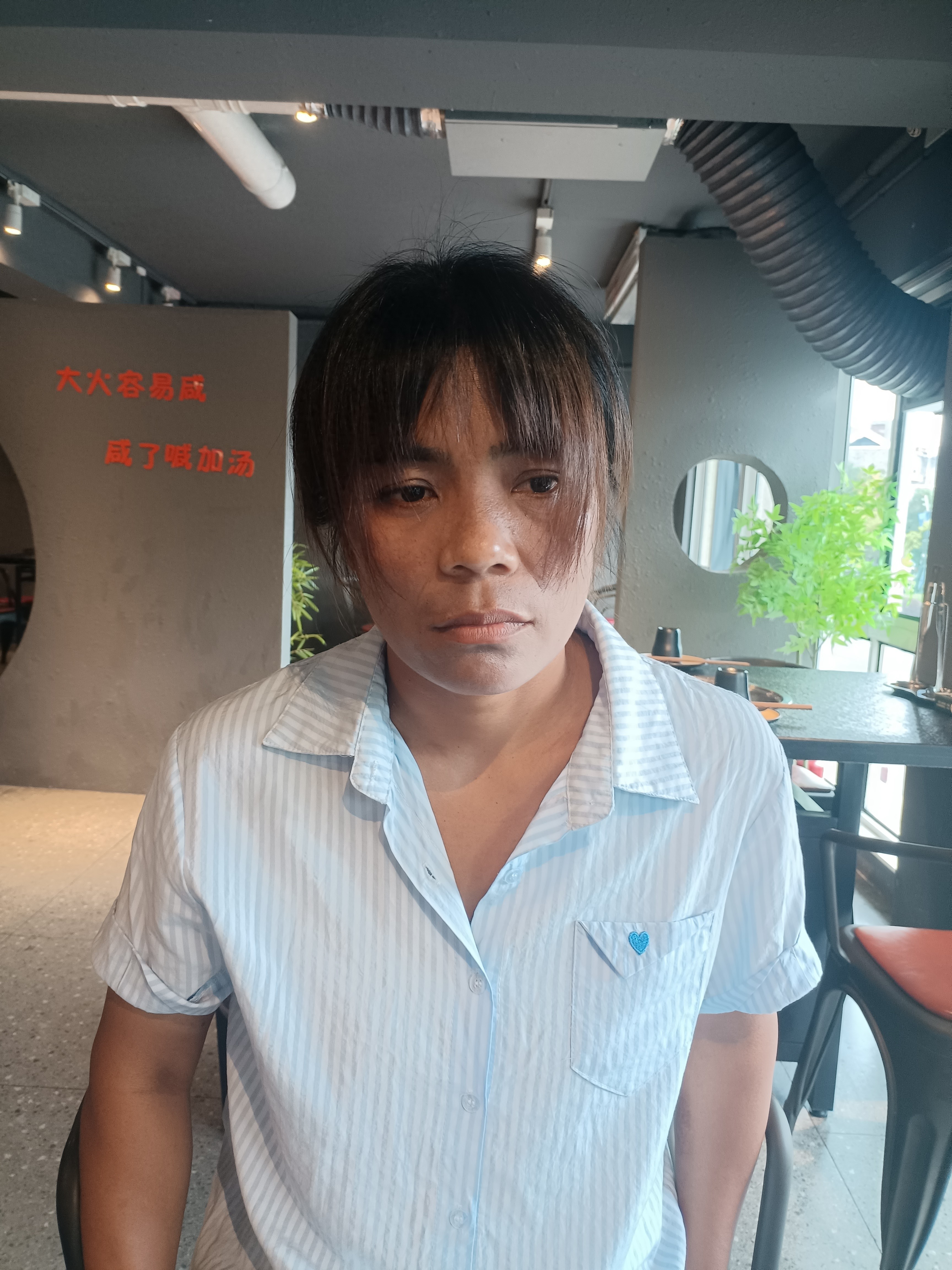 走失者照片 杭州市寻亲：中年女子被救助，高1米...