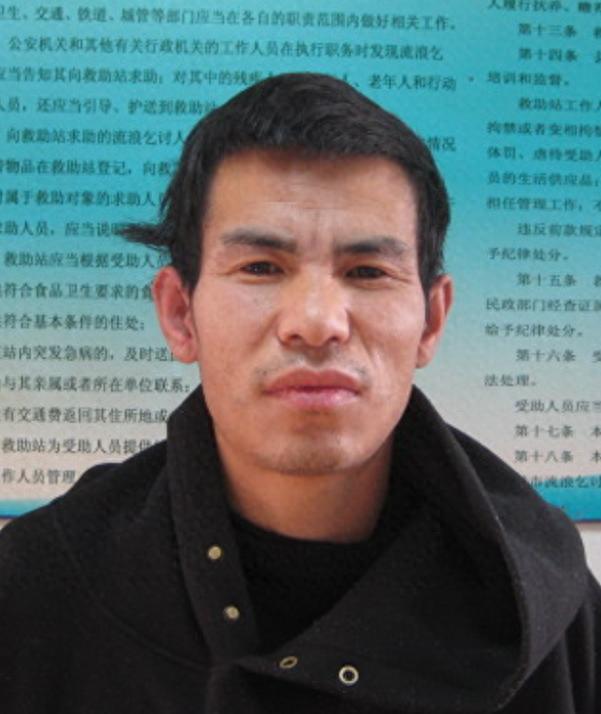 走失者照片 北京市寻亲：青年男子被救助，穿连帽...