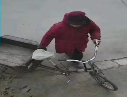 走失者照片 周口市急寻：七旬老太失联，穿红色上...