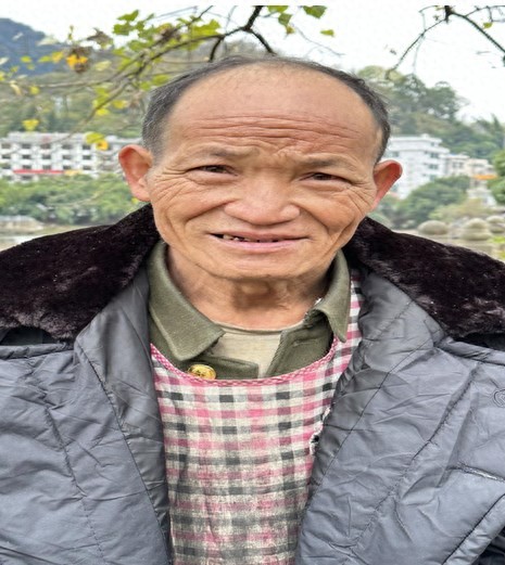走失者照片 文山州寻亲：五旬男子被救助，高1米...