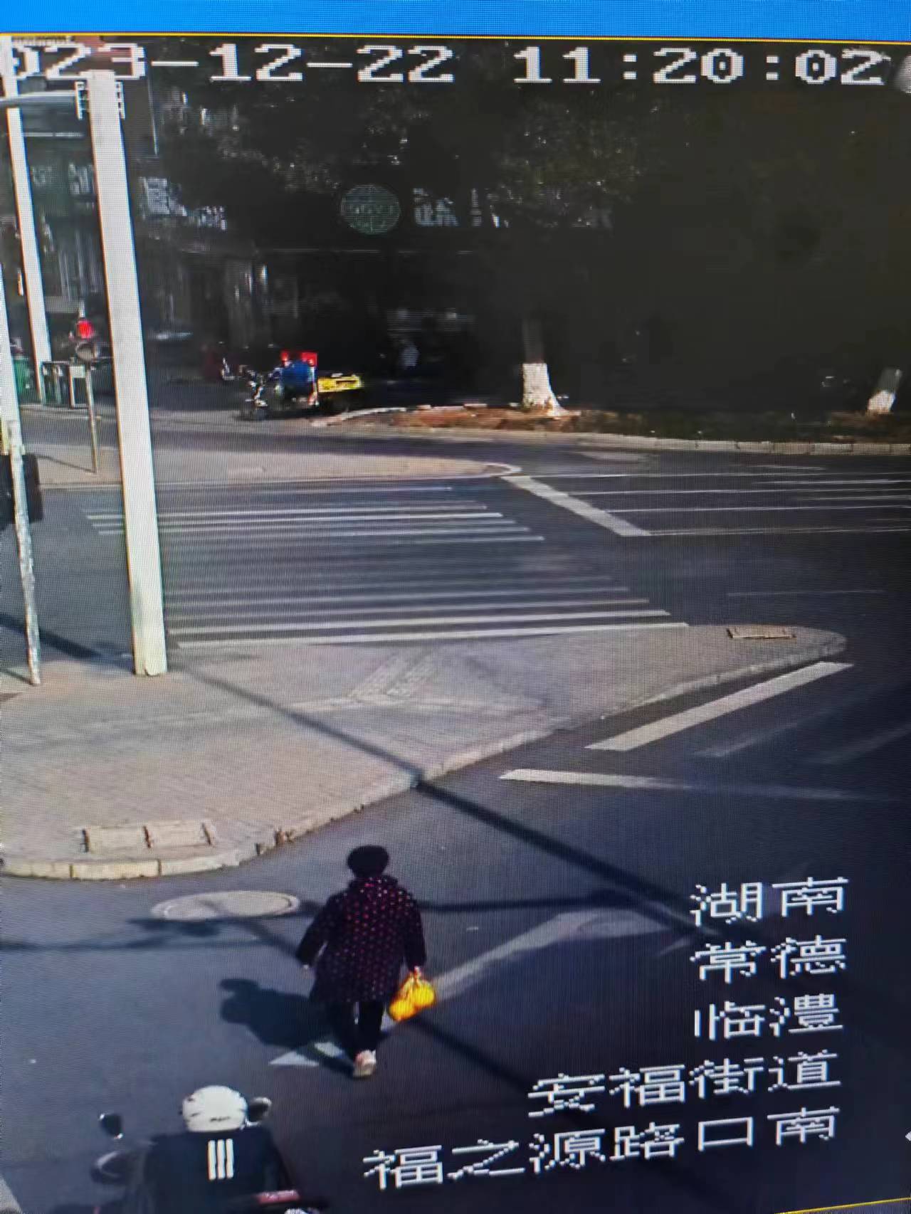 走失者照片 常德市急寻：七旬老太走失，穿红色花...