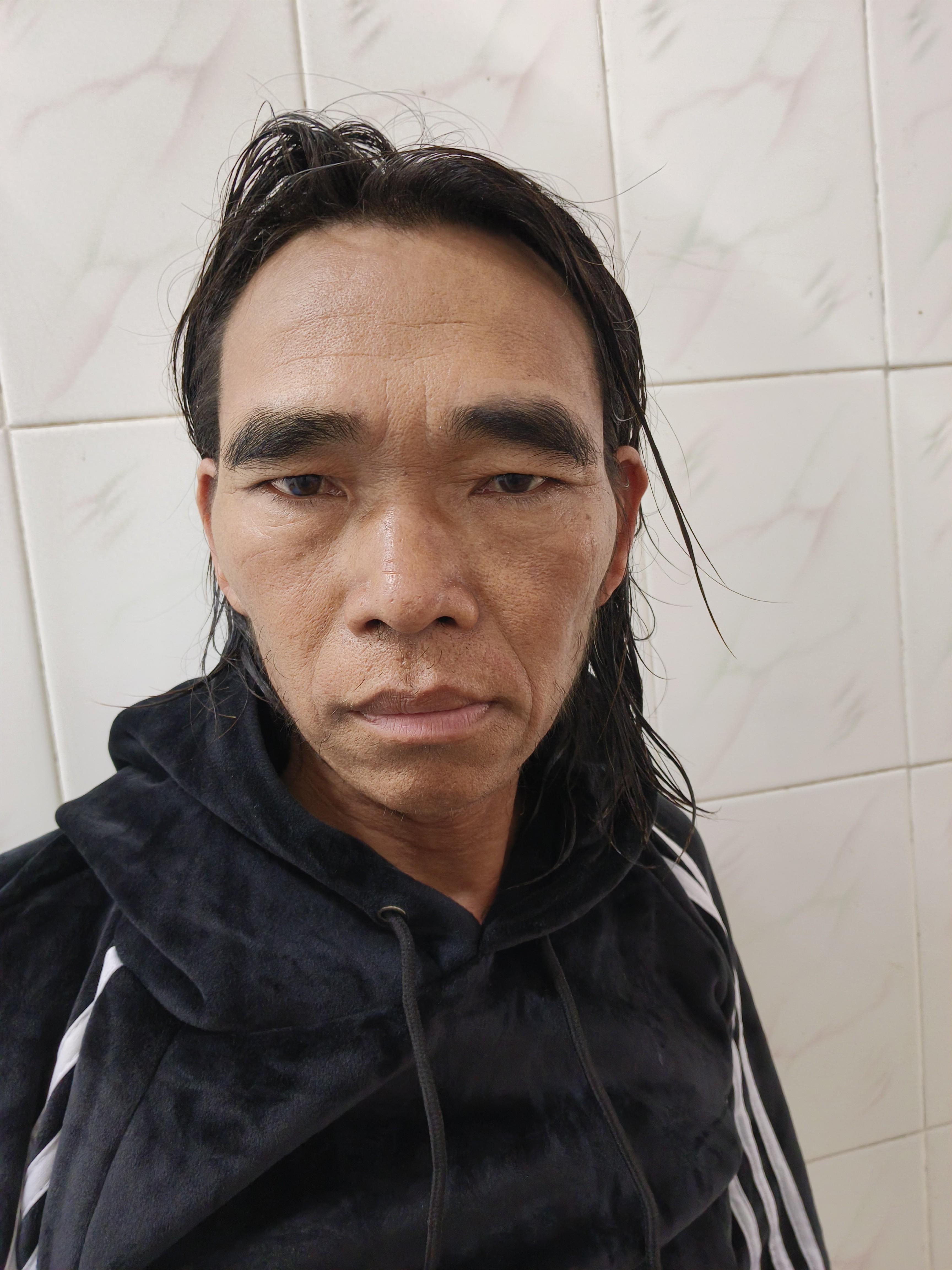 走失者照片 南宁市寻亲：中年男子被救助，高1米...