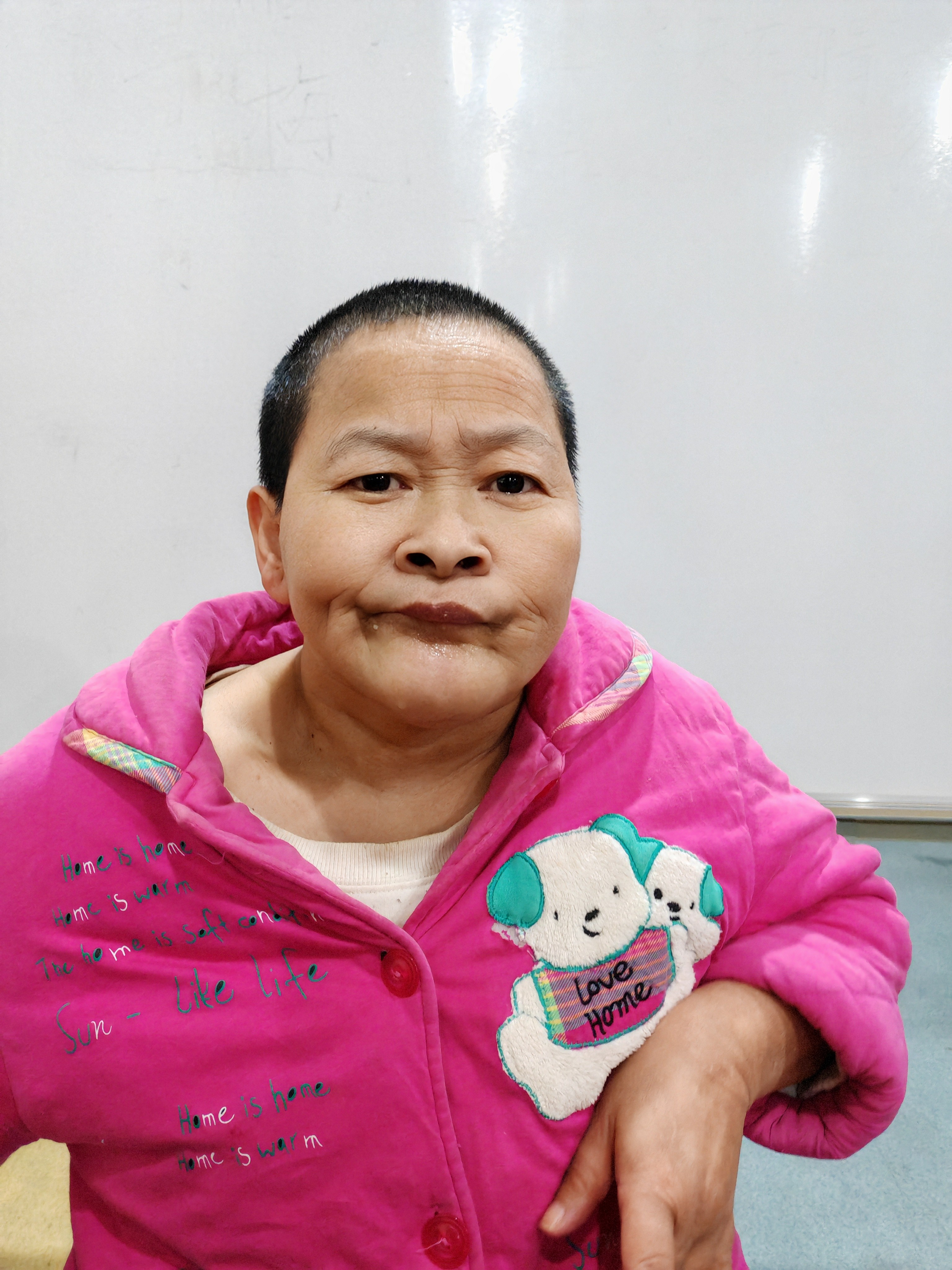 走失者照片 南昌市寻亲：中年女子被救助数年，脑...