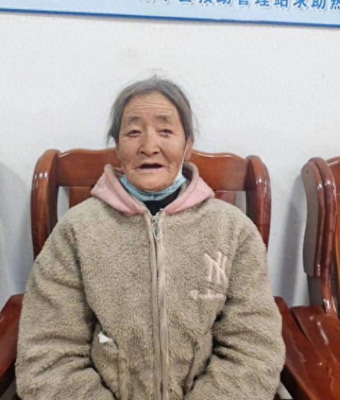 走失者照片 葫芦岛市寻亲：六旬老太被救助，高1...