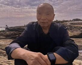 走失者照片 镇江市急寻：六旬老人走失，穿黑色羽...