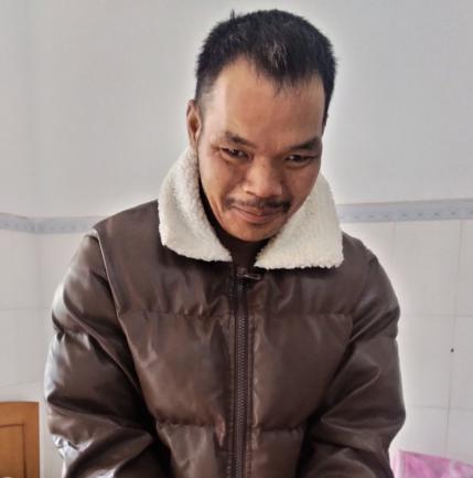 走失者照片 南宁市寻亲：中年男子被救助，穿棕色...