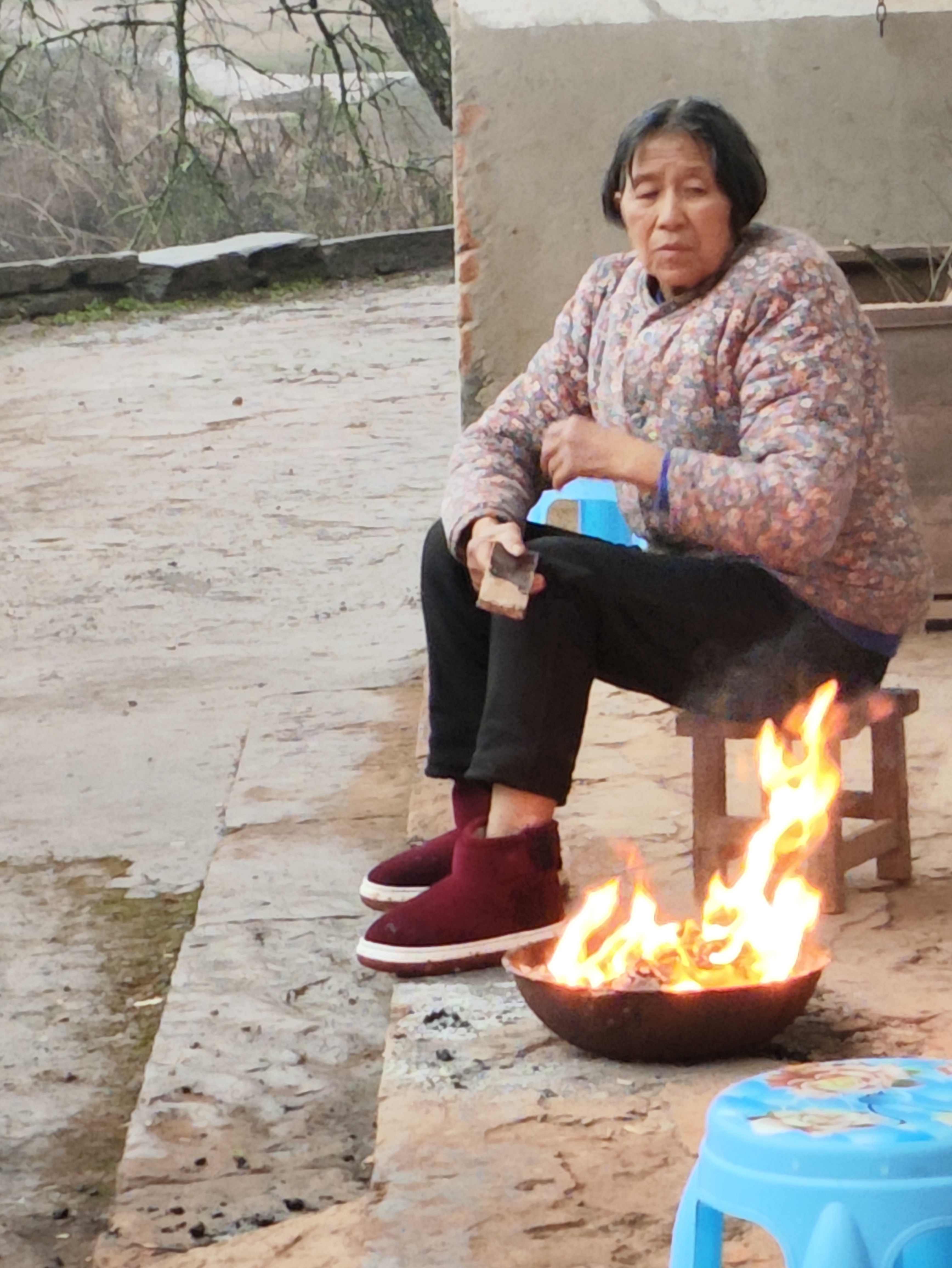 走失者照片 重庆市寻人：七旬老太走失，穿花上衣...