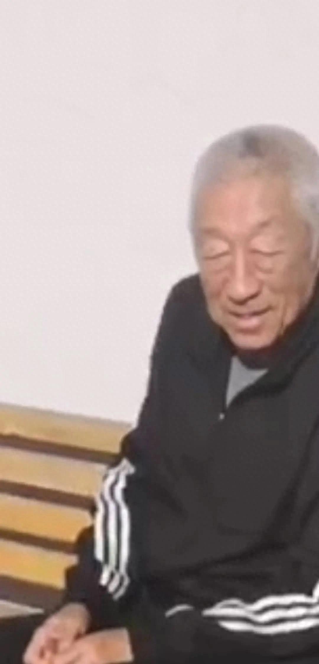 走失者照片 包头市急寻：七旬老人走失，穿深蓝色...
