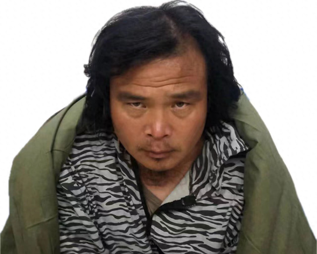 走失者照片 汕头市寻亲：中年男子被救助，穿条纹...