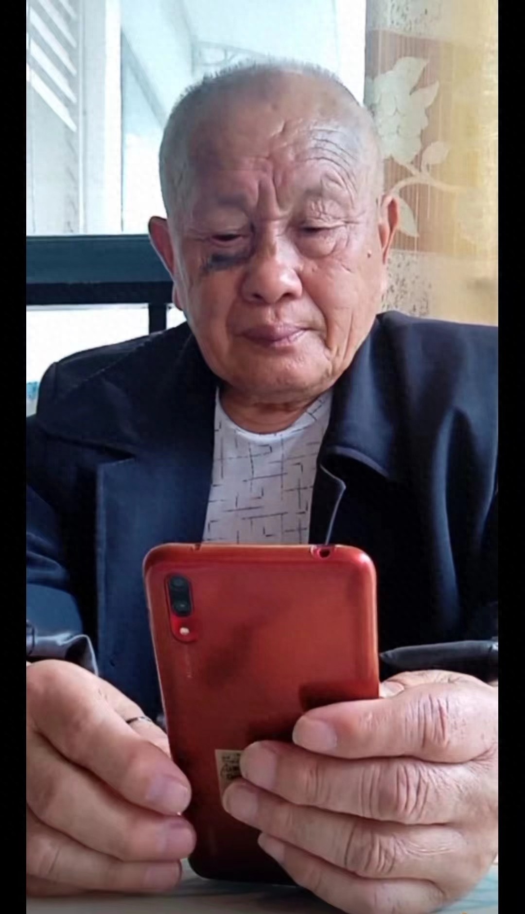 走失者照片 德阳市急寻：八旬老人失联，穿灰色棉...