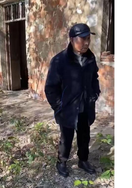 走失者照片 安庆市寻人：八旬老人走失，穿灰白条...