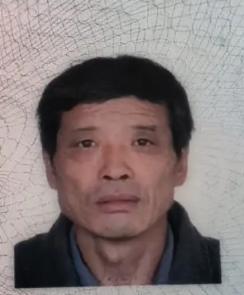 走失者照片 淮安市寻人：六旬老人走失，穿深色格...