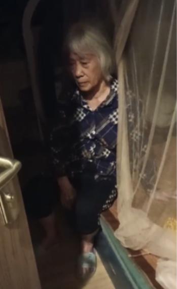 走失者照片 云浮市罗定市寻人：八旬老太走失，穿...