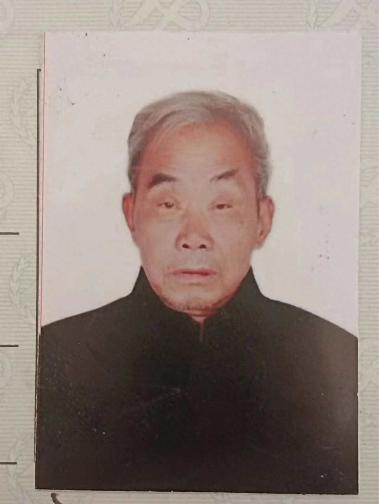 走失者照片 汉中市急寻：七旬老人走失，穿黑色棉...