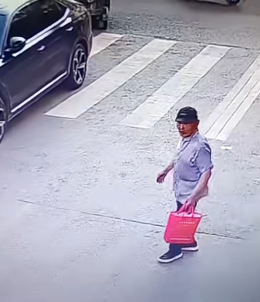 走失者照片 张家口市寻人：七旬老人走失，穿灰蓝...