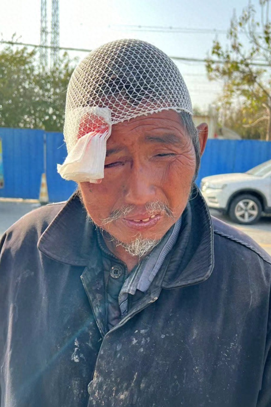 走失者照片 安阳市寻亲：六旬老人被救助，穿黑色...