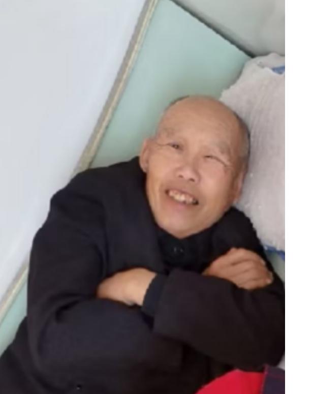 走失者照片 巴彦淖尔市寻人：七旬老人走失，患阿...