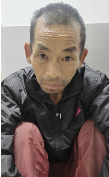 走失者照片 百色市寻亲：五旬男子被救助，穿咖色...