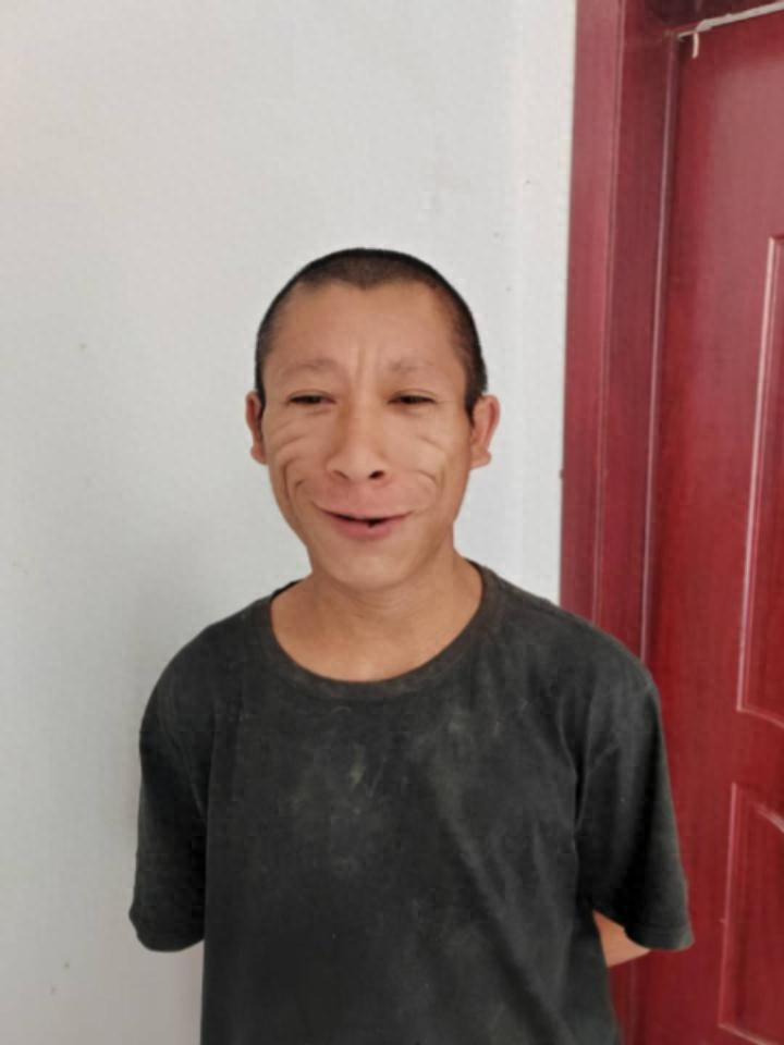 走失者照片 南阳市寻亲：青年男子被救助，穿军绿...
