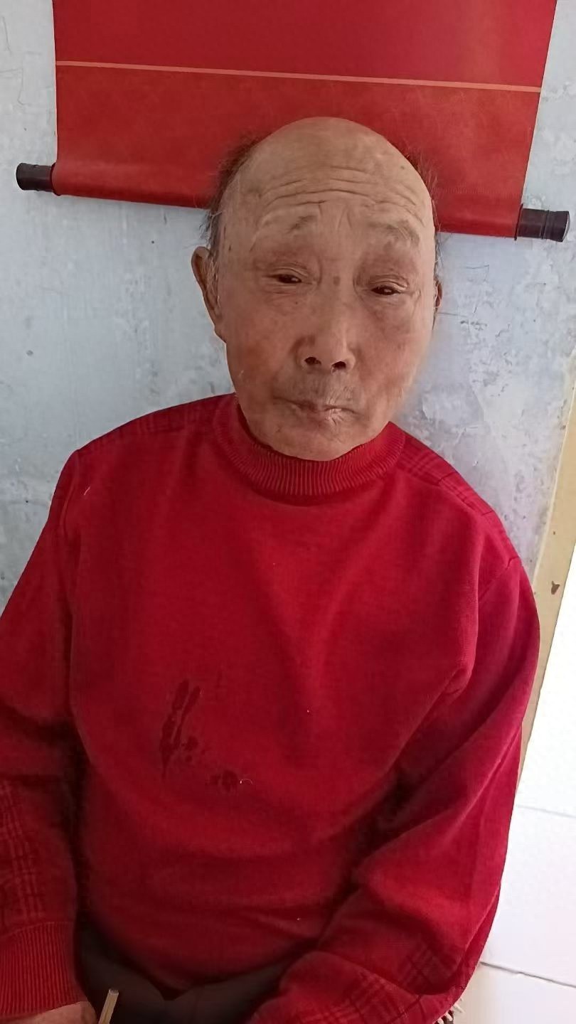 走失者照片 张家口市寻人：七旬老人走失，穿灰蓝...