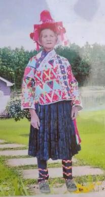 走失者照片 文山州急寻：七旬老太失联，穿裙子、...