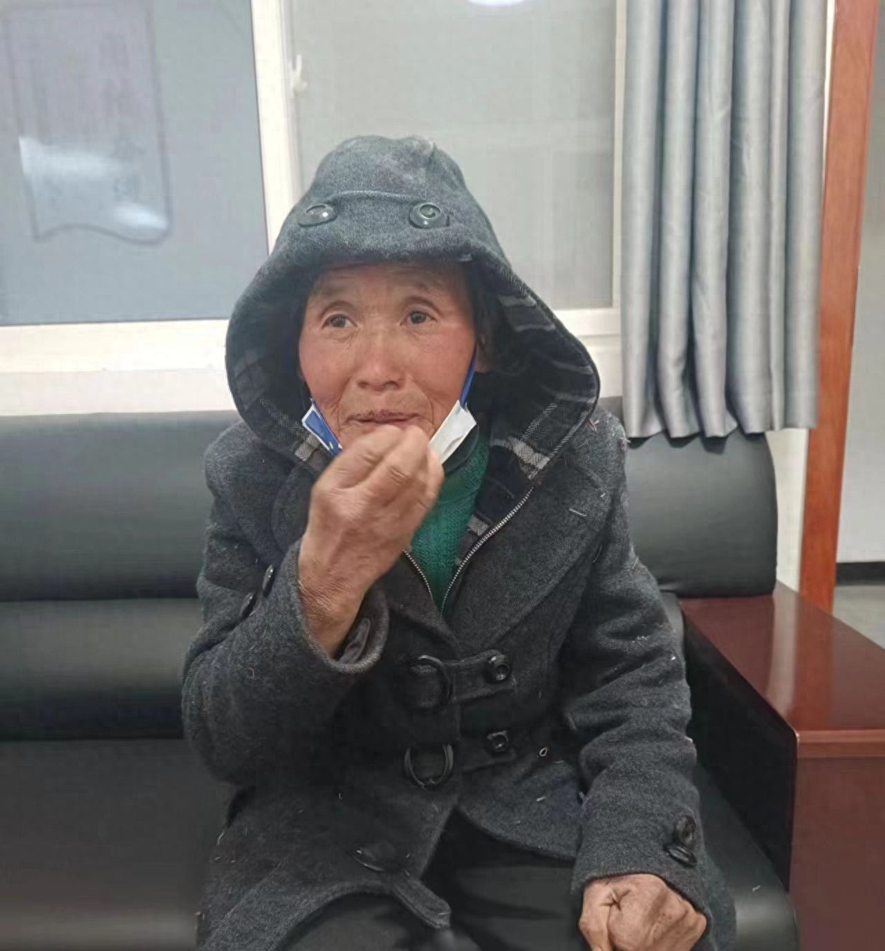 走失者照片 咸阳市兴平市急寻：六旬老太走失，牙...