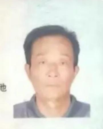 走失者照片 南通市急寻：八旬老人失联，戴鸭舌帽...