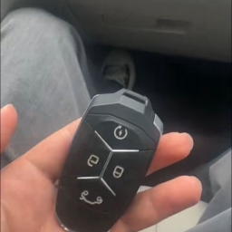 走失者照片 领克车钥钥匙