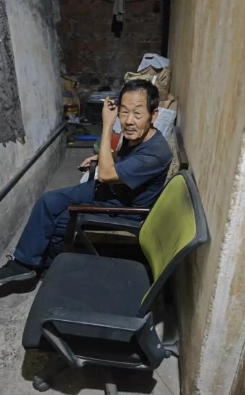 走失者照片 中山市急寻：七旬老人走失，穿黑色外...