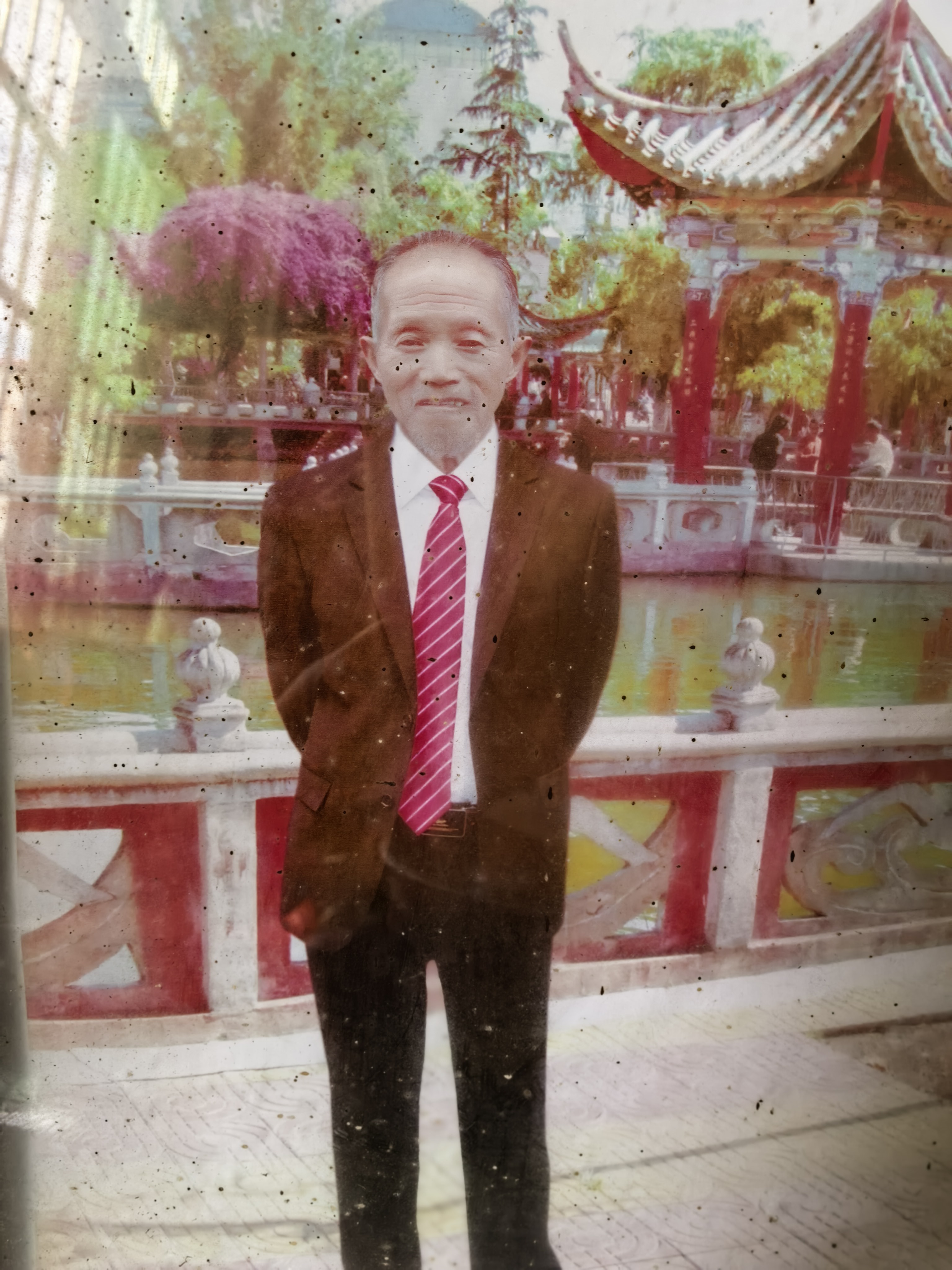 走失者照片 景德镇市寻人：八旬老人走失，穿白色...