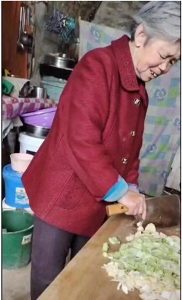 走失者照片 榆林市急寻：六旬老太走失，精神异常...