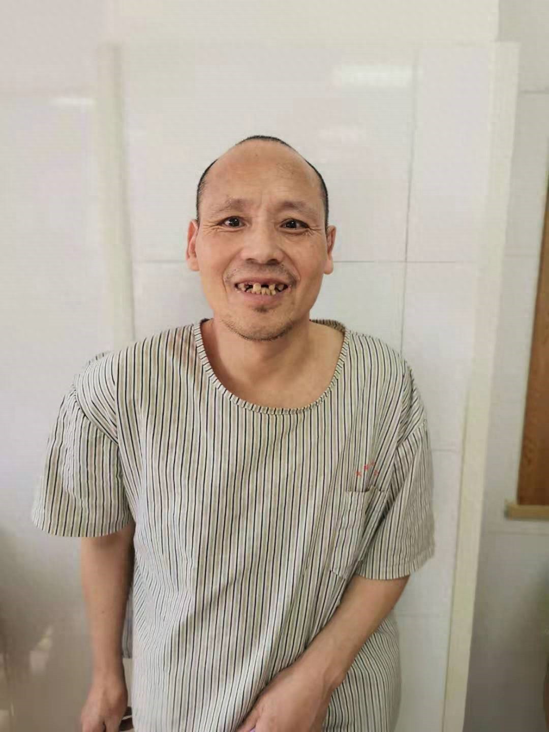 走失者照片 嘉兴市寻亲：平湖市中年男子被救助，...
