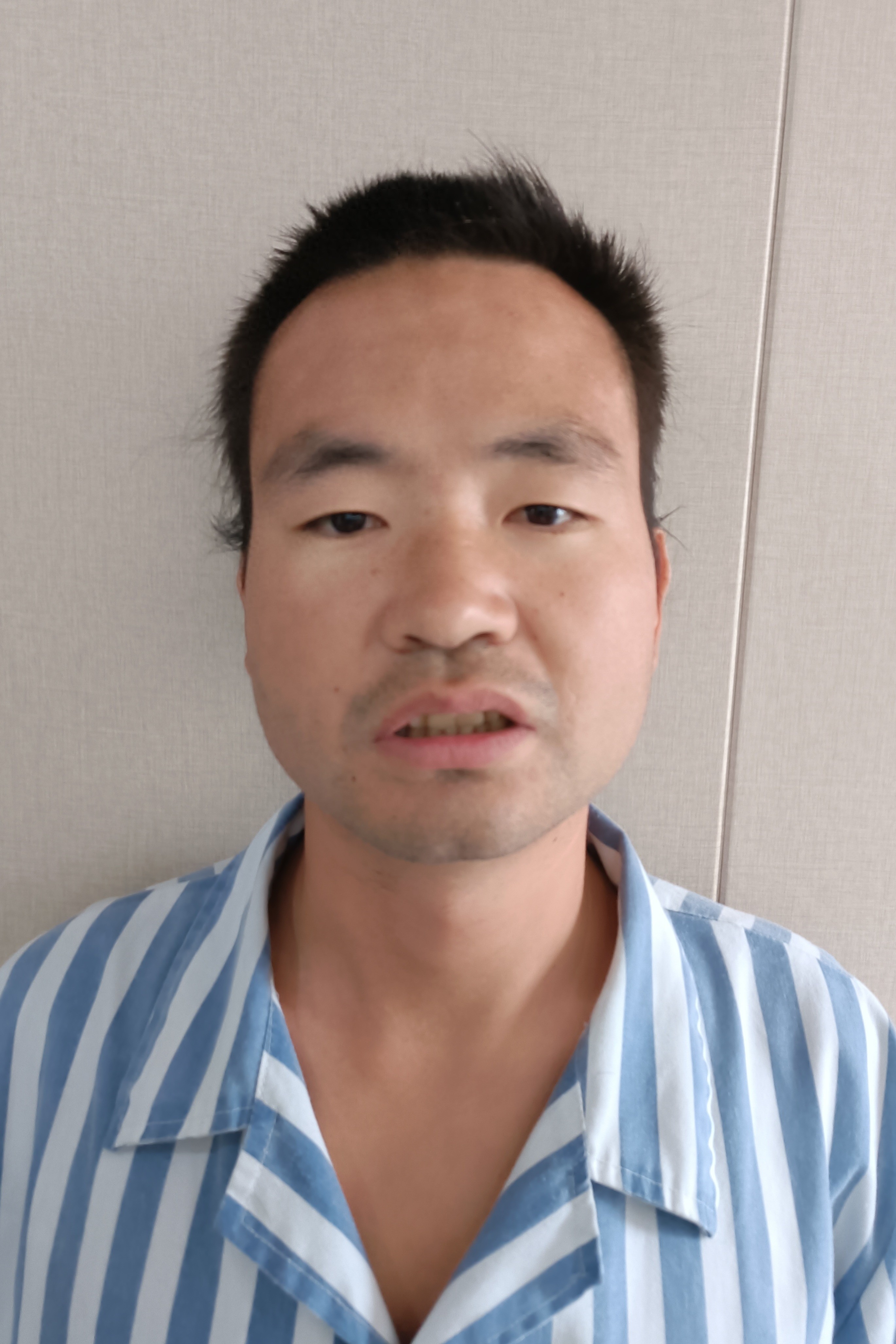 走失者照片 海口市寻亲：青年男子被救助，自述叫...
