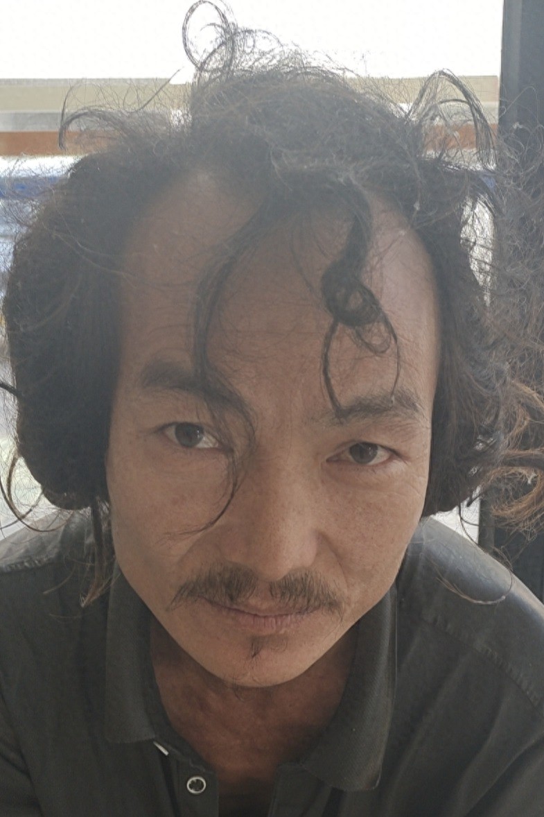 走失者照片 厦门市寻亲：青年男子被救助，穿灰色...
