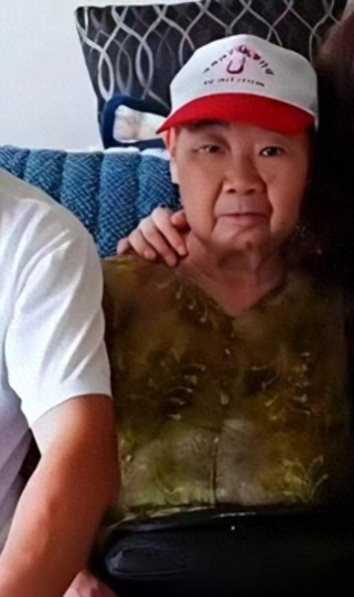 走失者照片 自贡市寻人：七旬老太走失，穿红绿相...