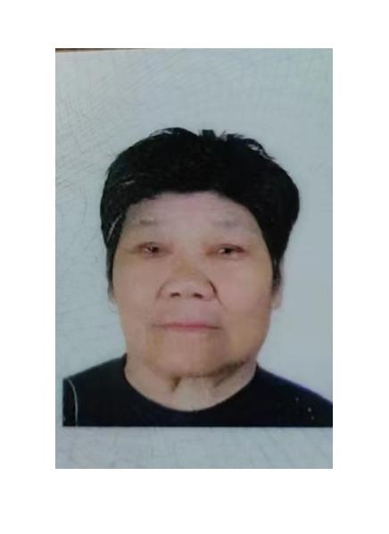 走失者照片 济南市寻人：八旬老太失联，戴红色帽...
