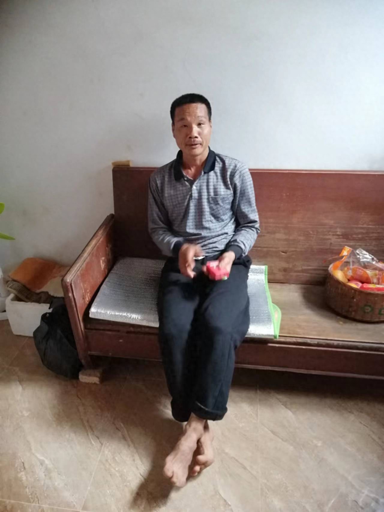 走失者照片 汕头市急寻：中年男子走失，患智力障...