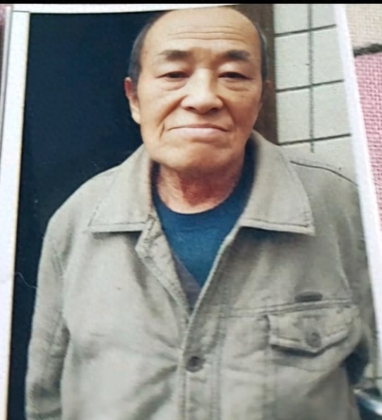 走失者照片 乐山市急寻：八旬老人失联，戴蓝色帽...