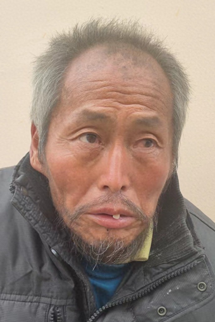 走失者照片 宿州市寻亲：五旬男子被救助，穿黑色...