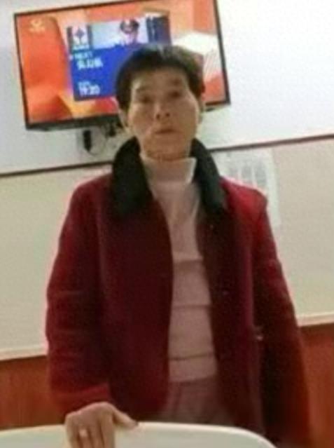 走失者照片 常德市寻人：七旬老太走失，穿白底黑...
