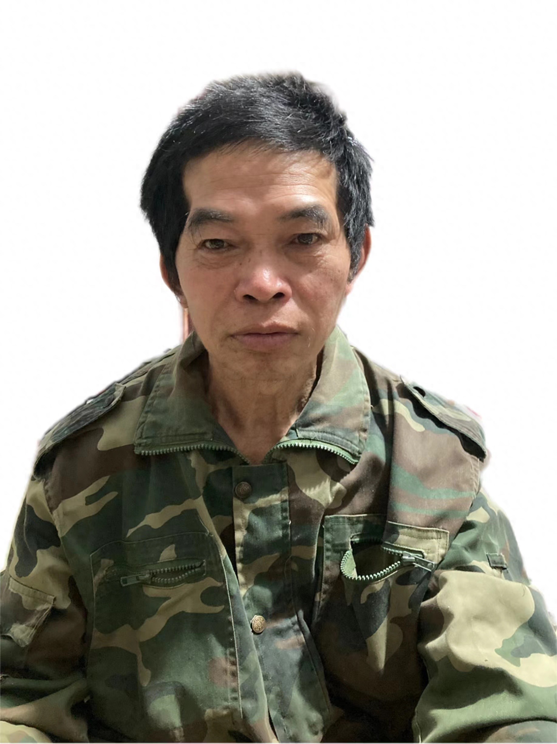 走失者照片 南宁市急寻：六旬老人走失，穿迷彩色...