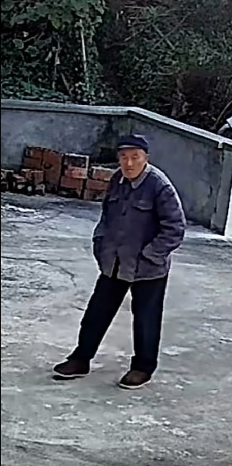 走失者照片 乐山市急寻：八旬老人失联，戴蓝色帽...