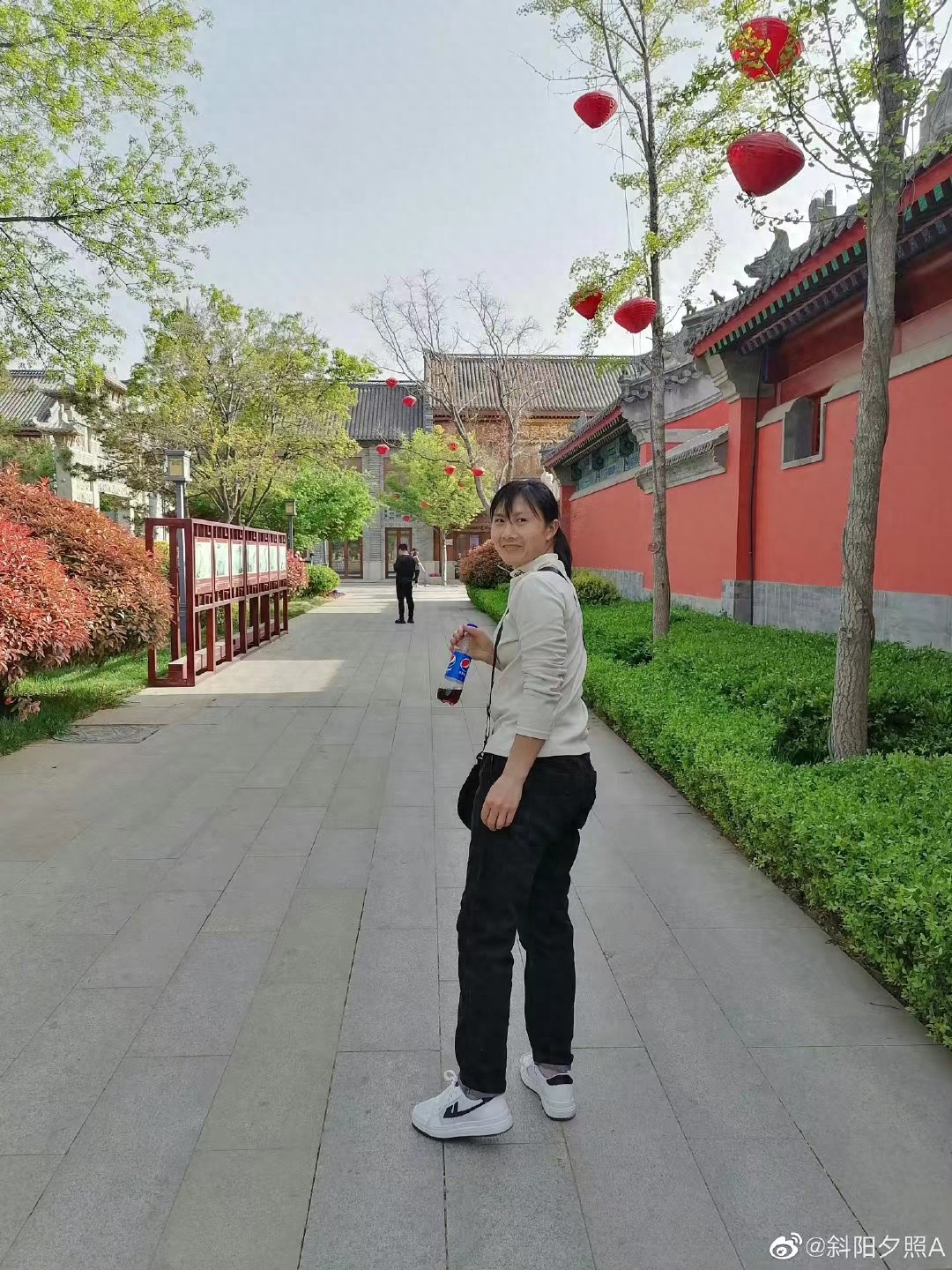 走失者照片 青岛市急寻：青年女子走失，患抑郁症...