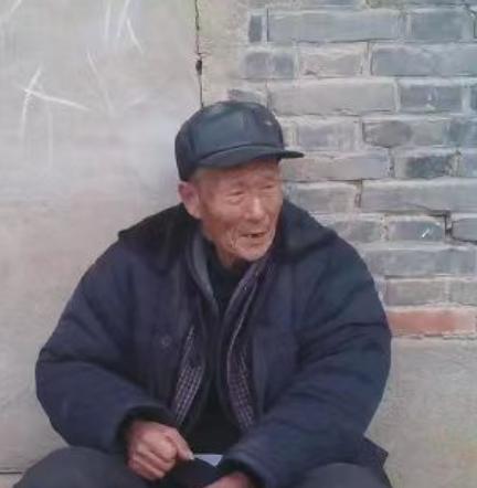 走失者照片 亳州市急寻：九旬老人走失，穿深蓝色...