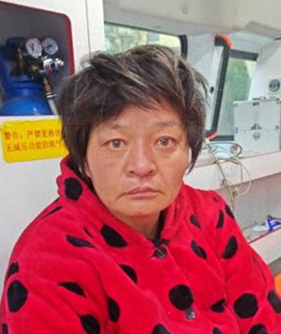 走失者照片 周口市寻亲：五旬女子被救助，穿红底...