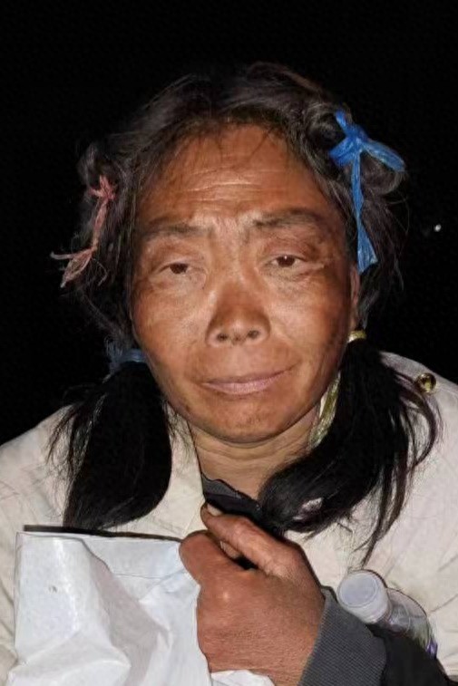 走失者照片 安阳市寻亲：五旬女子被救助，穿白色...