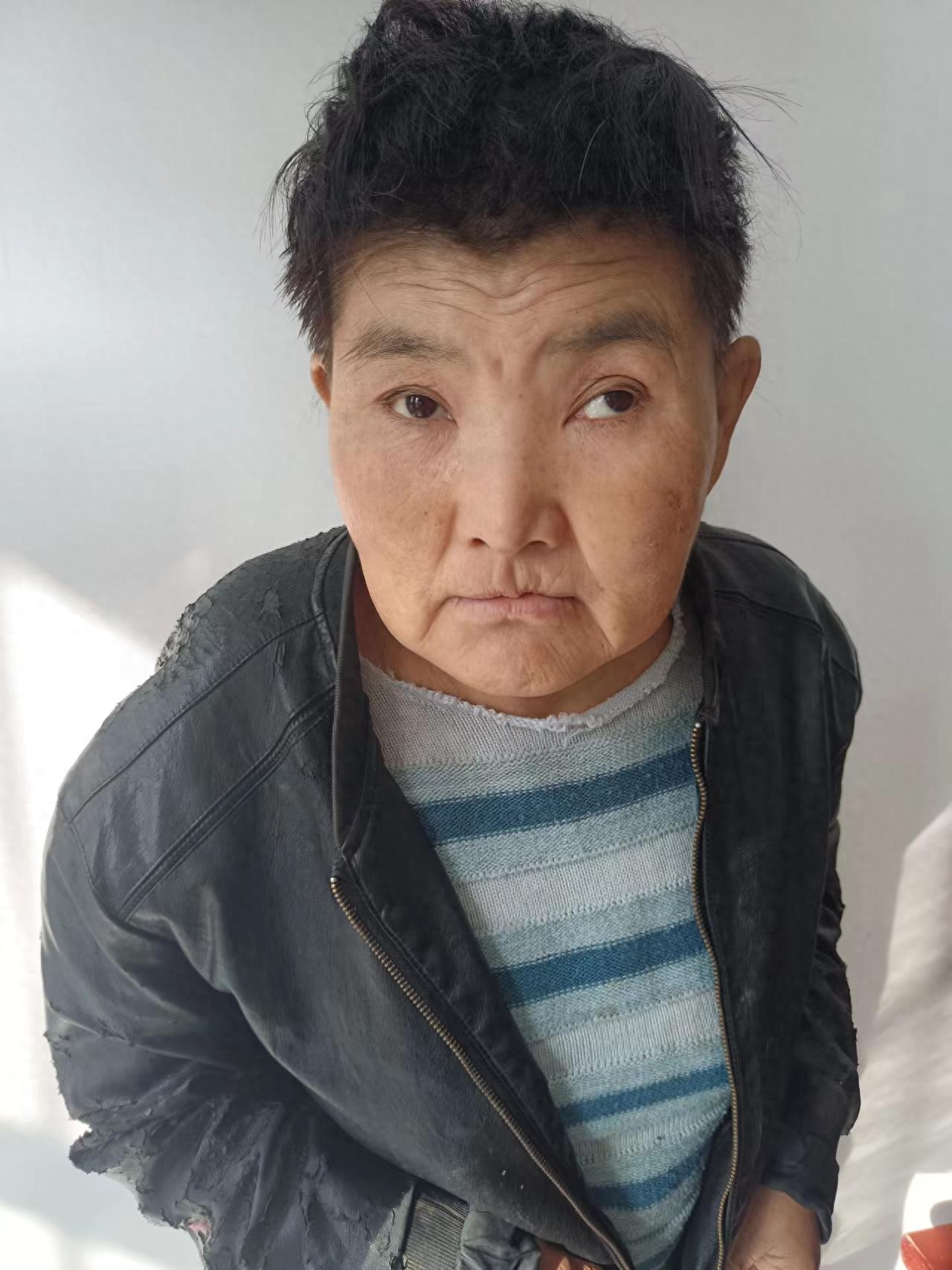 走失者照片 聊城市寻亲：六旬老太被救助，穿黑色...
