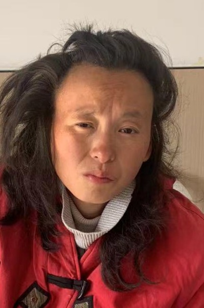 走失者照片 淮北市寻亲：青年女子被救助，高1米...