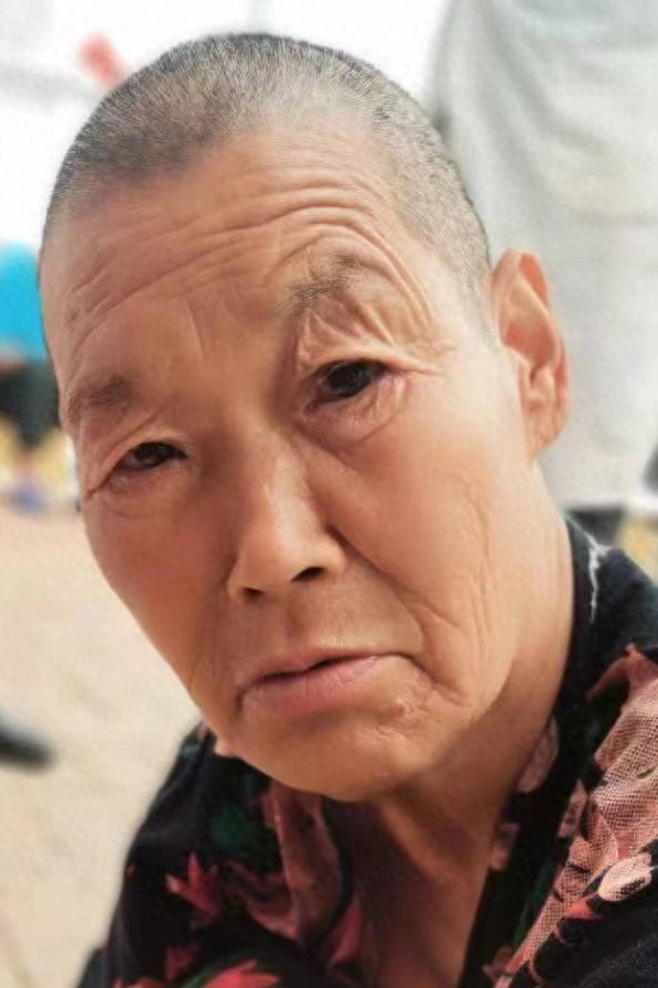 走失者照片 南阳市寻亲：六旬老太被救助，高1米...